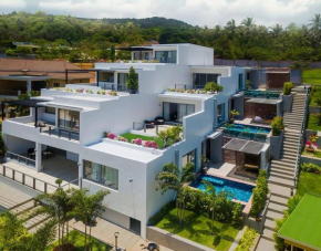 Tropical hill